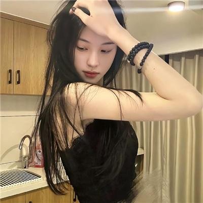 如月微笑